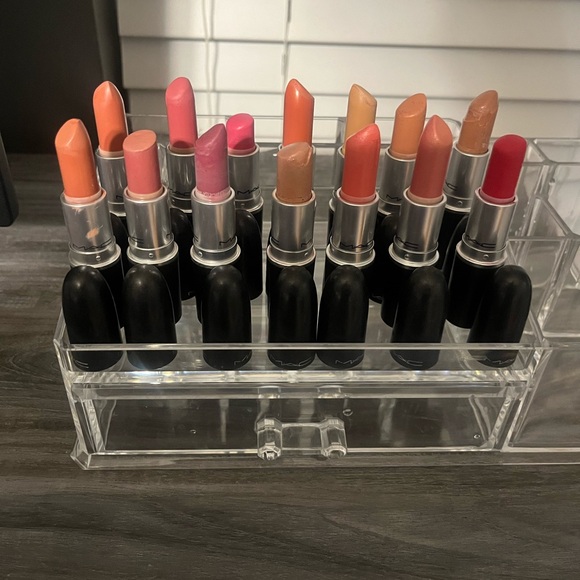 MAC Lipstick bundle - Picture 3 of 3
